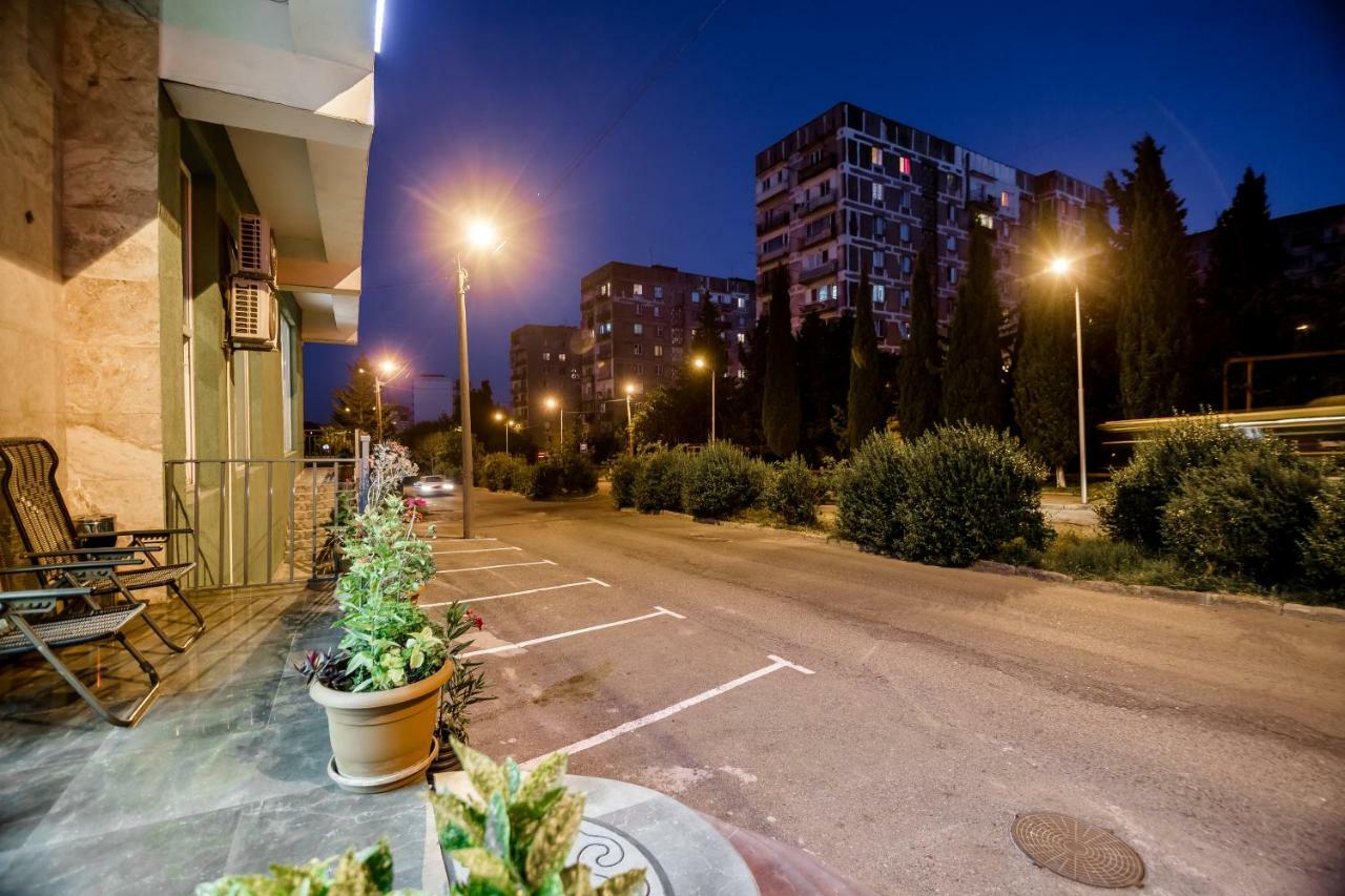 Hotel Makona Tiflis Exterior foto